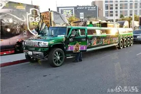 8轮悍马您们见过吗？ 转弯半径要多少？来个美国人的大悍马瞧瞧图片
