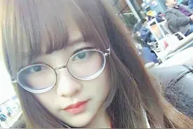 被烧成火人的唐安琪能吃饭能走路了 还期望以后上舞台唱歌图片