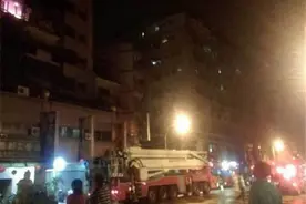 大半夜家里的狗狗不停大叫疯了一样，女主人醒来后差点吓死图片