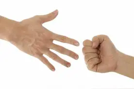 握紧拳头30秒能看到你有哪些病图片