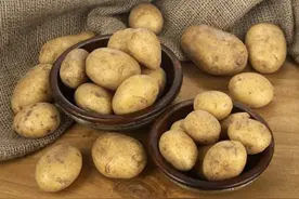 切开的土豆变褐色，还是好食物？图片