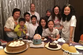 张智霖 祝老婆 袁咏仪 又能吃又能睡又不肥  幸福指数爆灯图片