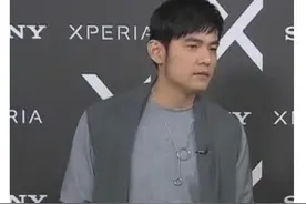 换了发型的周杰伦像十八岁图片