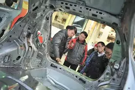 2016成都国际车展之星：昂科拉图片