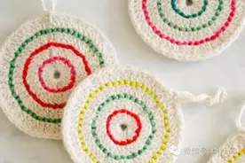 棒棒糖花样钩针小物，做挂饰杯垫都好看！图片