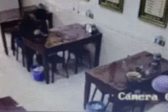 女孩子迟迟不肯邀请你去她家 原因如下图片