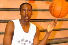 没有胡子的哈登一脸懵逼 画风转变太快不适应！图片