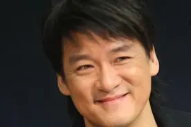 拥有“阳光游子”“国民歌王”等众多美誉的周华健  已不再年轻图片