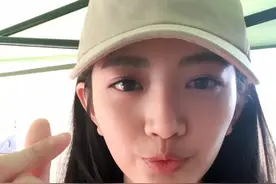 只要２步骤！国际名模吴宜桦示范「野莓冰沙咬唇妆」图片