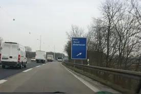 德国高速不限速，国内却要限速120km/h，看完愤怒又生气！图片