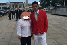 心机丹！林丹偷改制服裤子 网友：衬得张继科好乡村！图片