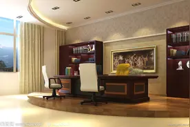 开会时女上司，不停用脚戏弄于我！图片