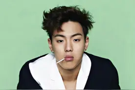 MONSTA X 亨源被流泪粉丝感动图片