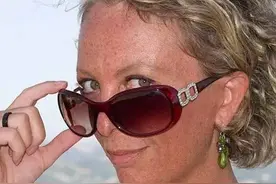 诱惑无罪！有种风景叫拉脱维亚街头的少女图片