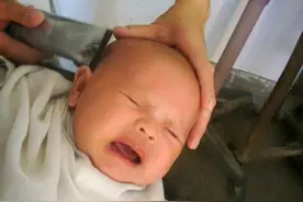 不要迷信剃胎毛，剃胎毛不会让宝宝头发增加，反而会伤到宝宝图片