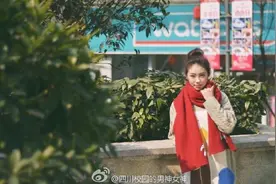 现在的高中生都可以这么成熟，这么美图片