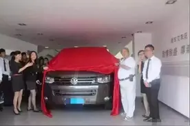 洪金宝大哥提车记：大众迈特威豪华商务内饰夺人眼球图片