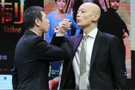 交杯酒不是交臂酒！一对新人原来可以婚得那么雅！图片