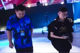 LOL 苦战十局虽败犹荣！Snake诠释中国电竞精神图片