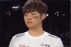 lol选手减肥四部曲：起床穿衣戴帽喝酒无限循环图片