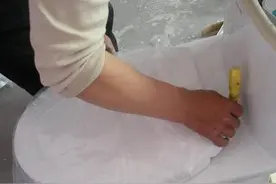 装个马桶工人开价200元，老公用四步一小时就装好！图片