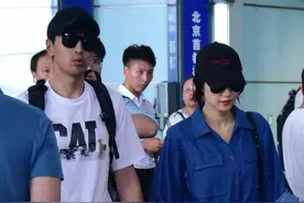 大妞高圆圆的时髦机场私搭秀图片