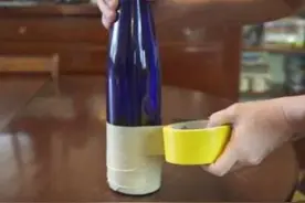 男子把布基胶带玩出了新花样，让人看了忍不住跟着学！图片