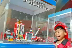 超巨型LEGO City闪现香港九龙湾！图片