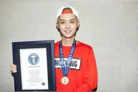 鹿晗都得了三个吉尼斯，怪不得粉丝为权志龙包楼庆生图片