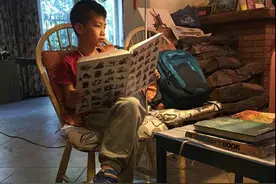 都应该学学胡军，把儿子养成小小男子汉的样子！图片
