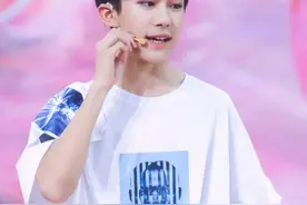 TFBOYS粉丝与黑粉相约十年一起走，心可真宽呢！图片