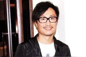 香港娱乐圈最低调皇太子郑中基，明明是歌神传人，却靠无厘头成名图片