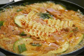 5袋韩国泡面完胜EDG签名  围观中秋节泡面盛宴图片