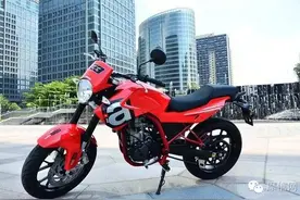 测评  “拿铁”骑士 aprilia Cafe 125电喷图片