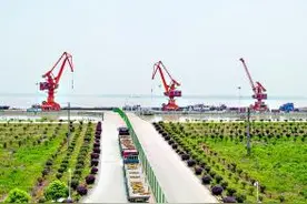 武汉开发区首开江海直达航线 每个集装箱节省运费700元图片