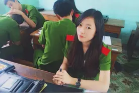 实拍：越南警察学院的女警员图片