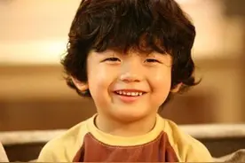 翘睫毛+温柔眼 酱婶的C罗见过么?图片