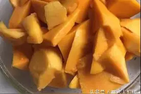 一位靓丽女同事为减肥自制的甜品 杨枝甘露图片