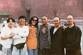 以替身出道，担任多部动作电影的武术指导，他演的角色无人突破图片