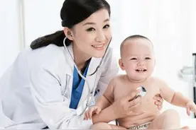 小孩秋季海滨浴场游泳回来腹泻水样便、腹痛腹胀又发热，真揪心图片