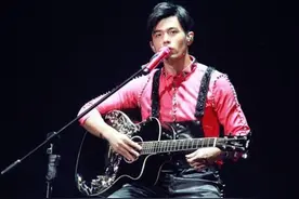 周杰伦：“说了再见，才发现再也见不到！”  杰迷：“不会啊.图片