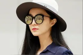 范冰冰穿透视睡衣很抢眼，机场秒变T台！李晨好眼光！图片