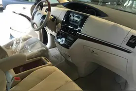 两款MPV大作战，塞纳VS普瑞维亚，性能空间大比拼！图片