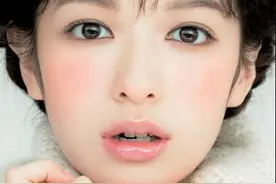 真的不是喝醉，感冒了！“宿醉妆”脸那么红，挺可爱的嘛！图片