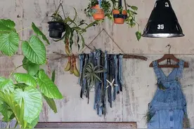 把不穿的牛仔裤剪烂，可以怎样DIY?图片