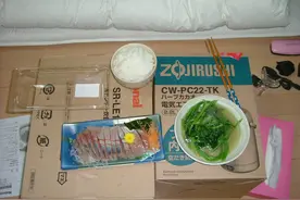 一个女生在日本留学，一个人做饭的日子图片