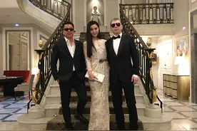 范冰冰、冯小刚、王中磊三人合影，网友：范爷冯导背后偷拉手？图片