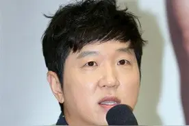 郑亨敦客串《无限挑战》特辑无限商社 再度与权志龙同框引泪奔图片