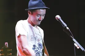 不愿将就的朴树，值得等待图片