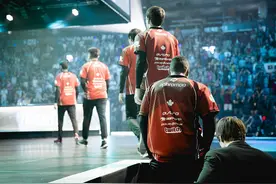 CLG这一年究竟换了多少次队服？图片